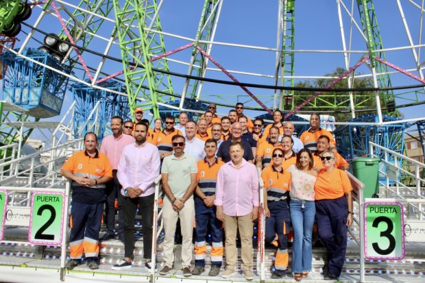Serrano agradece a los trabajadores del servicio de limpieza la labor que realizan durante la Feria de Albacete