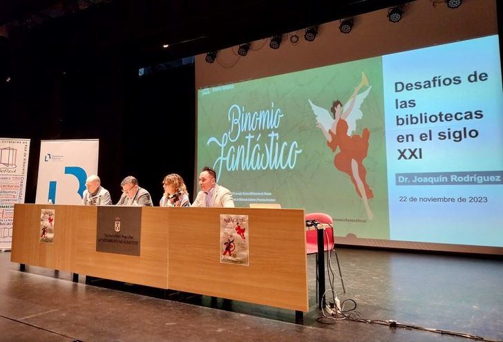 Pascual Molina apuesta por estrechar la actual colaboración entre las bibliotecas municipales y las escolares en Albacete