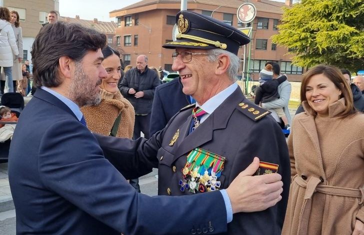 Francisco Navarro felicita a la Policía Nacional con motivo del 200 aniversario de su creación