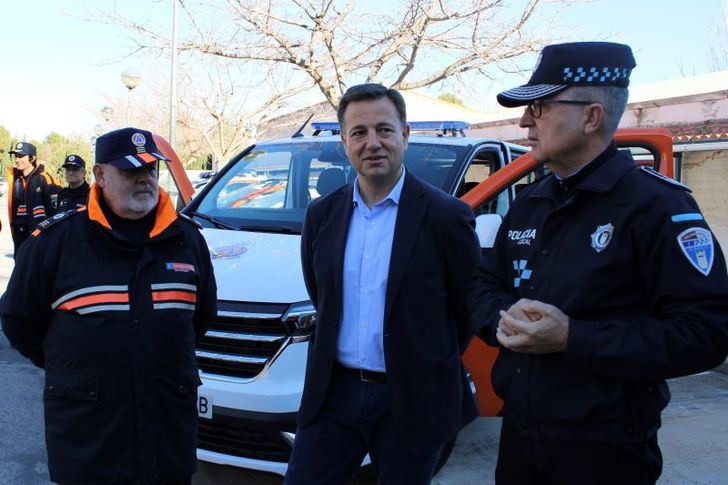 La Agrupación de Protección Civil de Albacete cuenta con un nuevo furgón de transporte de voluntarios y logística