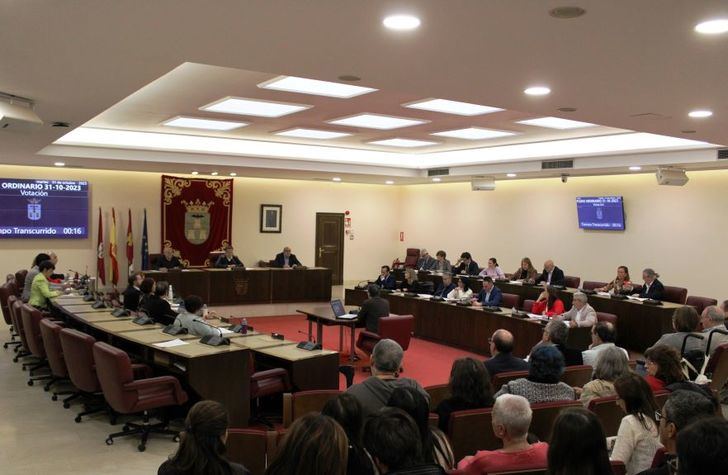 El Ayuntamiento de Albacete aprueba una declaración institucional de apoyo y dignificación de las profesiones de abogado y procurador 