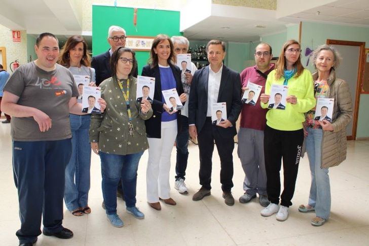 Serrano: 'Presentamos el programa en lectura fácil porque queremos que todo el mundo pueda contribuir a diseñar Albacete'