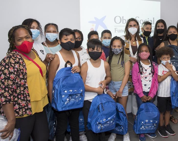 La Fundación 'la Caixa' y CaixaBank facilitan que 770 menores vulnerables de Albacete vuelvan al colegio