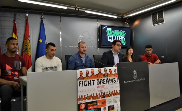 El pabellón de la Feria acoge este fin de semana la VII edición del ‘Fight Dreams. Trofeo de la Navaja’