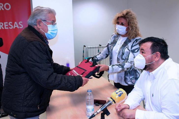 La Roda acoge el desarrollo de un programa piloto de alfabetización digital con mayores