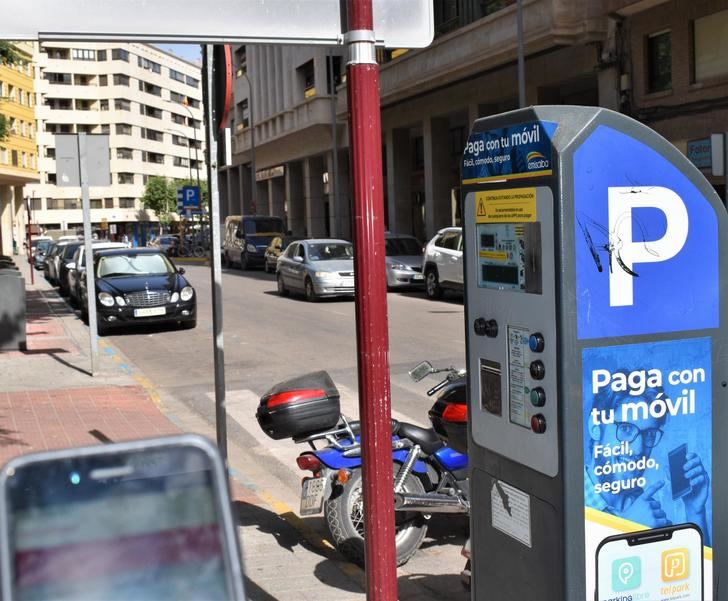 La zona de estacionamiento azul y roja de Albacete tendrá nuevo horario de verano a partir de mañana