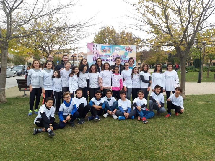 El colegio “Giner de los Ríos” de Albacete se une a los actos contra la violencia de género con la “I Carrera en Familia”