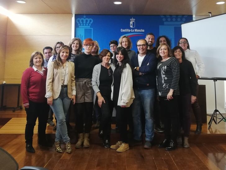 El Instituto de la Mujer de Castilla-La Mancha apuesta por profesionales que ofrezcan atención de calidad a menores trans