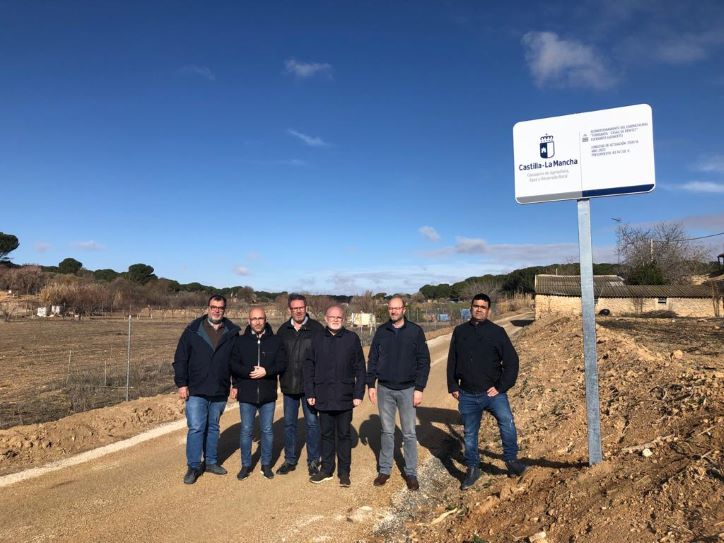 Castilla-La Mancha celebra la mejora del camino rural entre Fuensanta y Casas de Benítez, en el límite de Albacete y Cuenca