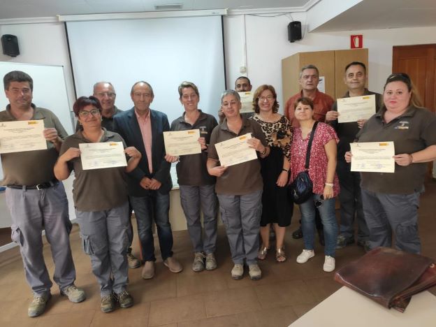 El Gobierno de Castilla-La Mancha ha materializado 45 contratos laborales en políticas activas de empleo desde 2015 en Casas de Ves
