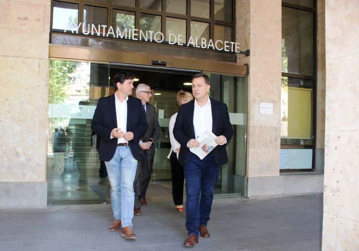 Manuel Serrano: 'Con el señor Sáez la mentira continuada y persistente preside el Ayuntamiento de Albacete'