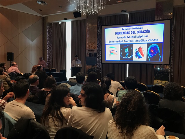 Más de 400 profesionales participan en el ciclo docente “Meriendas del Corazón”