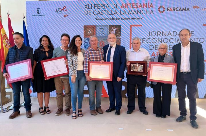 La diputada de Turismo arropa a los artesanos y a las artesanas de Albacete premiados en FARCAMA