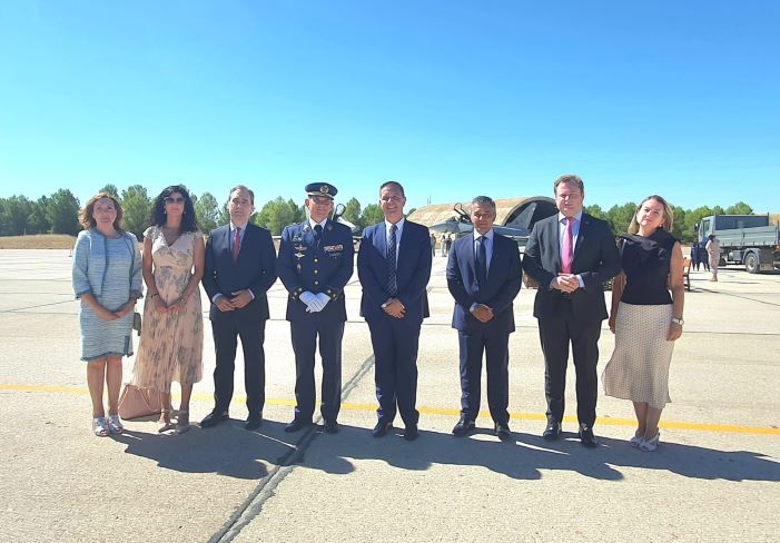 El presidente de la Diputación encabeza la representación provincial en el relevo de mando al frente del Ala 14 y Base Aérea de Los Llanos