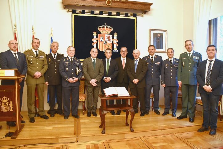 Cabañero encabeza la representación provincial en el acto para conmemorar el Día de la Constitución en Albacete