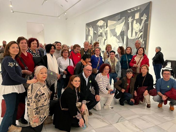 La Diputación de Albacete avanza en su objetivo de facilitar el acceso a la cultura y al arte con la visita al Museo Reina Sofía