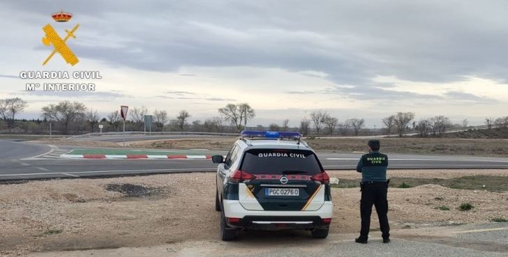 La Guardia Civil auxilia a una mujer que había sufrido un desvanecimiento en plena vía pública en Albacete