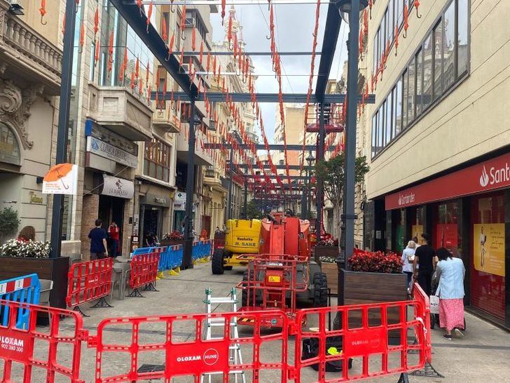 PSOE: “Costó 20 años peatonalizar la Calle Ancha, pero a Manuel Serrano le ha bastado sólo uno para convertirla en una gincana”