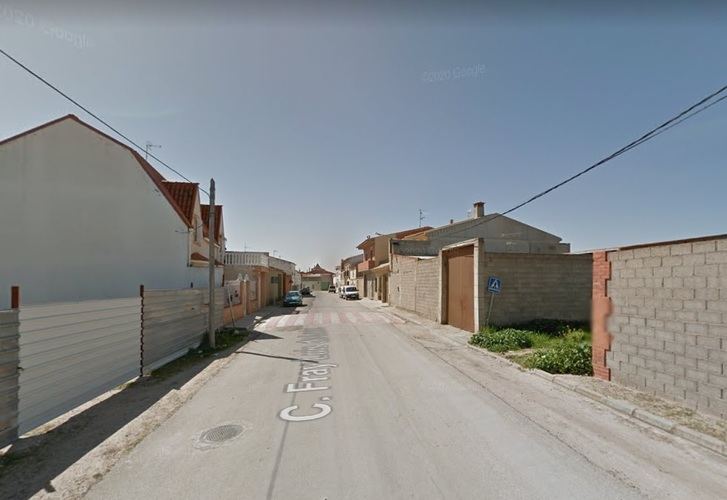 Fallece una mujer de 51 años tras caer de un primer piso al ceder una barandilla en Las Pedroñeras (Cuenca)