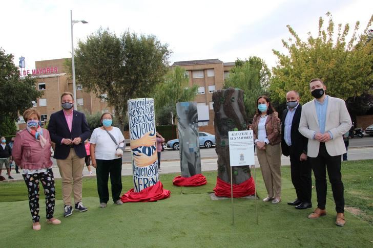 Albacete homenajea a sus mayores con un conjunto de esculturas de arte participativo en el Parque Lineal 