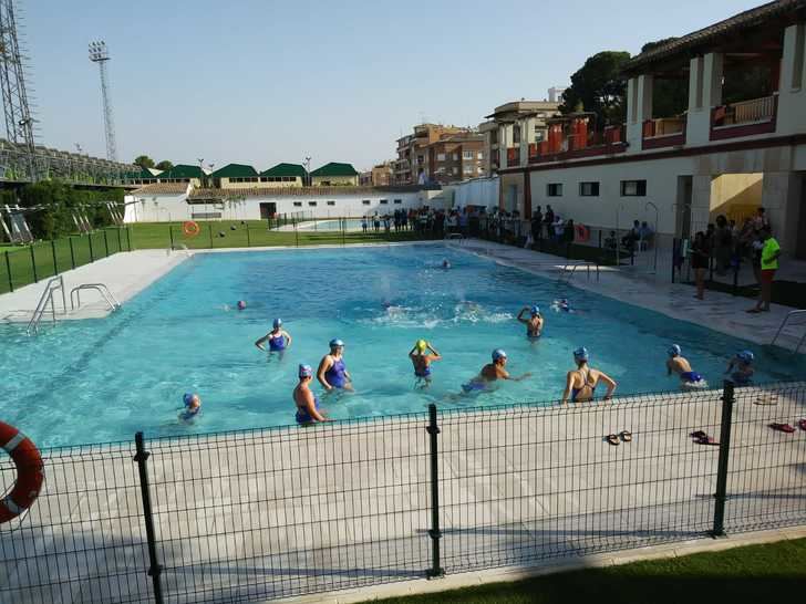 La remodelada piscina de Hellín ya está a disposición de los ciudadanos