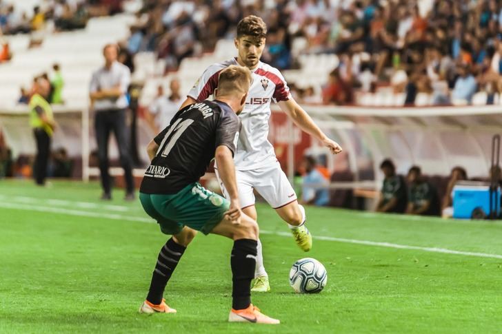 El Albacete, ante el Mirandés, aspira a no perder en casa lo que gana como visitante