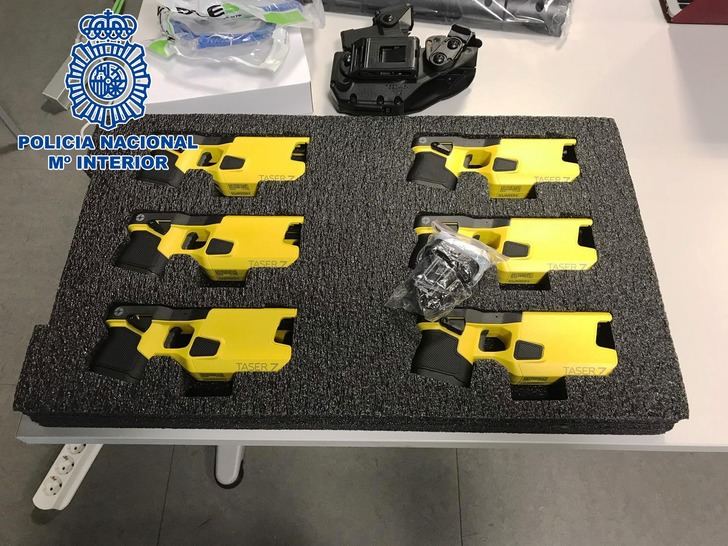 La Policía Nacional incorpora 300 pistolas eléctricas dentro del armamento