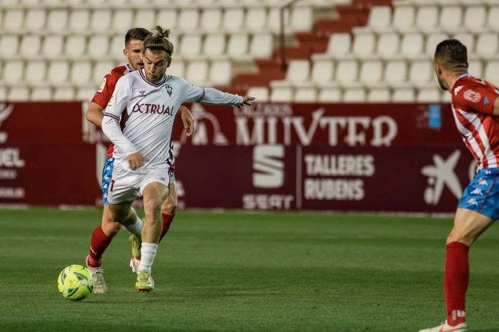 Un penalti fallado por Álvaro Jiménez en el 86 dejó al Albacete sin triunfo ante el Lugo (1-1)