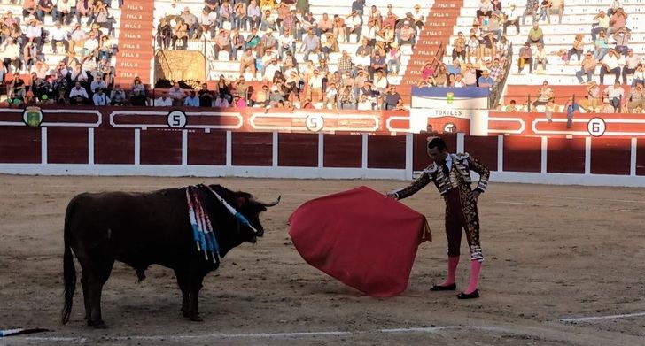 Diego Ventura salió hombros en la corrida de Feria de Hellín 