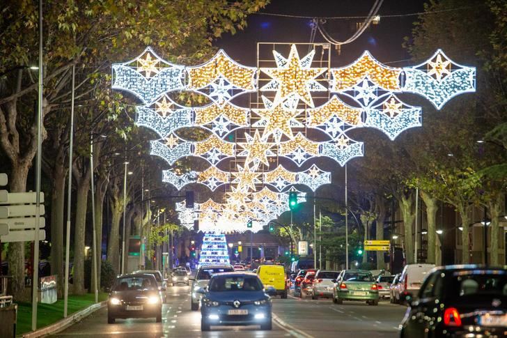 El Ayuntamiento de Albacete inicia la licitación de un espectáculo de luz y sonido de la calle 'Ancha' en Navidad