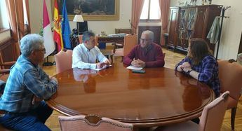 Encuentro de trabajo entre el subdelegado del Gobierno de España en Albacete y el alcalde de Albatana