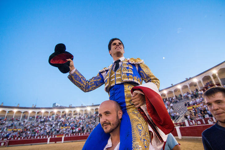 Toros. Rubén Pinar repite y abre por segunda vez esta feria la puerta grande de la plaza de Albacete