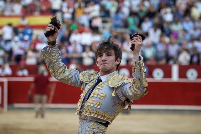 Toros. Los novilleros locales hicieron buena la oportunidad que les dio la plaza de toros de Albacete