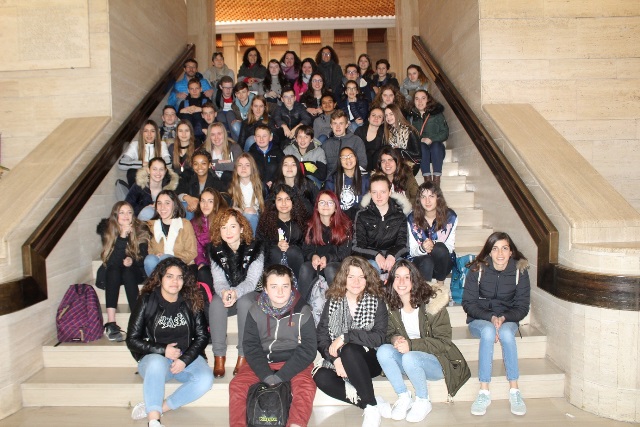 44 alumnos franceses de intercambio con el IES Olmos visitan el Ayuntamiento de Albacete