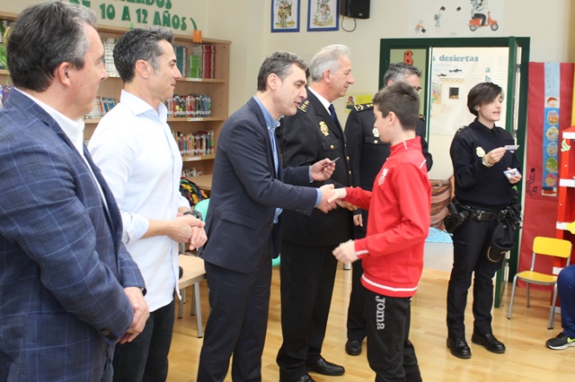 El colegio Diego Velázquez participa en un curso para prevenir situaciones de riesgo en el uso de las redes sociales