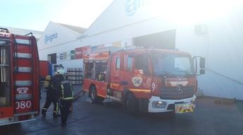 Un incendio en una nave de distribución de bebidas en Albacete obliga a su desalojo