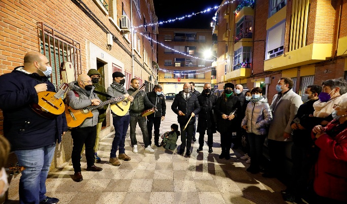 La Navidad ya ilumina la calle Lugo de Albacete