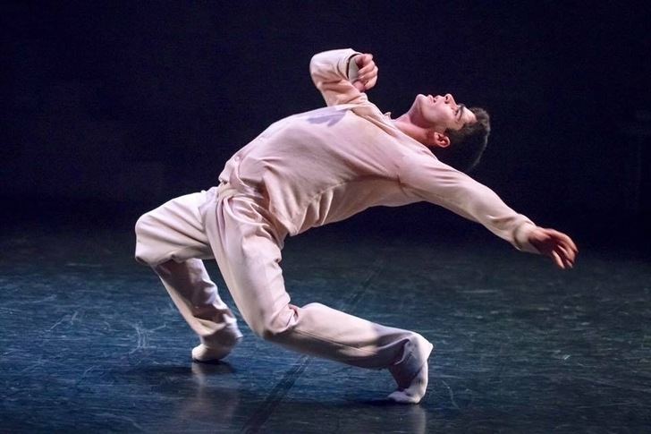 El bailarín almanseño Enrique Sáez ofrecerá una clase magistral en el Conservatorio de Música y Danza