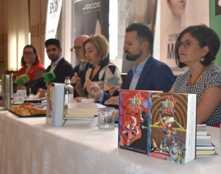 La Diputación se suma a la VII edición de la iniciativa ‘Sonrisas de Cuento’, con 1.200 libros entregados a Cruz Roja Albacete