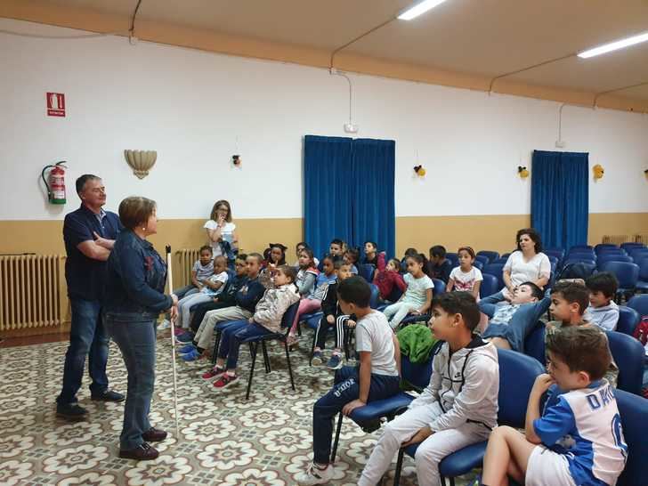 El colegio Martínez Parras de Hellín celebra las jornadas de sensibilización de la ONCE