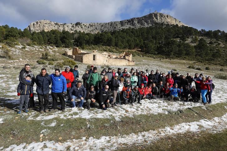 Nieve y frío en Bogarra y Ossa de Montiel con las rutas de senderismo de la Diputación