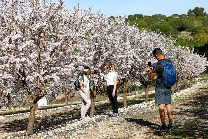 Sol y calor, en las dos nuevas Rutas de Senderismo de la Diputación, por Ossa de Montiel y Mahora