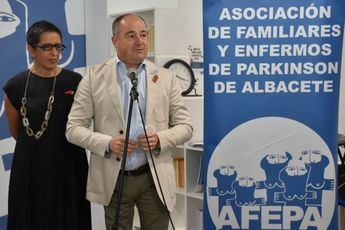 Reconocimiento del Ayuntamaiento al trabajo de la Asociación de Familiares y Enfermos de Párkinson de Albacete