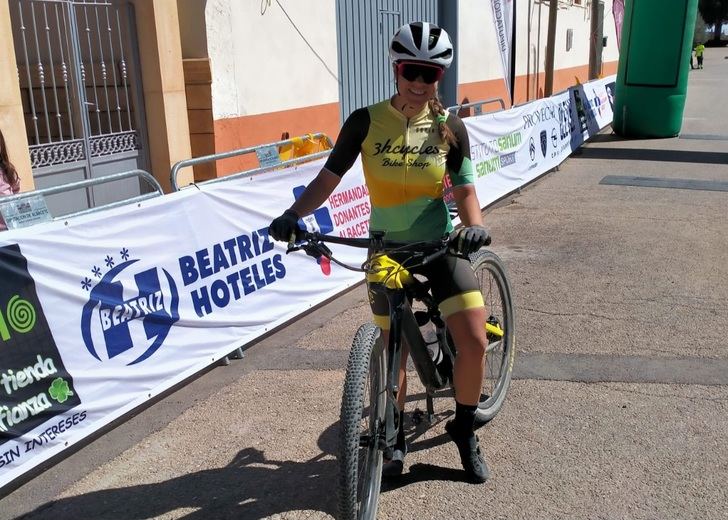 Daniel Gómez y Paula Plaza vencen en la prueba BTT de Villamalea