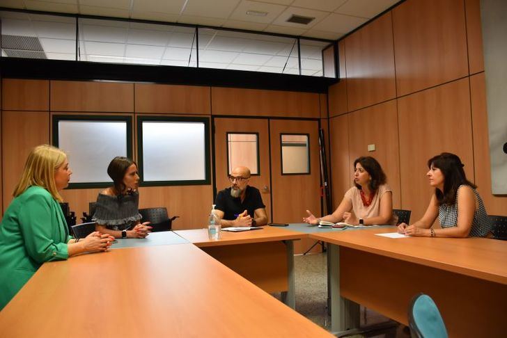 La Concejalía de Emprendimiento e Innovación compromete su respaldo a la recién constituida Asociación Regional de Moda, Cultura y Arte