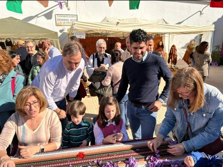 La Diputación de Albacete muestra su apoyo al Festival de la Rosa del Azafrán de Santa Ana
