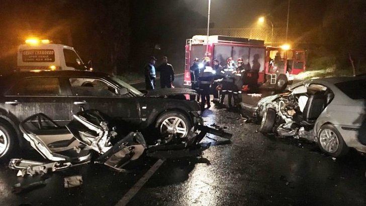 Choque frontal de dos coches de madrugada en Toledo