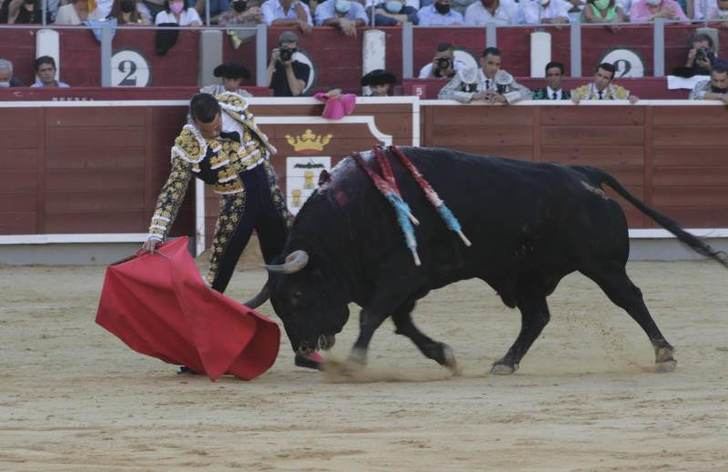 Manzanares abrió la ‘Puerta Grande’ de Albacete en una buena tarde de toros