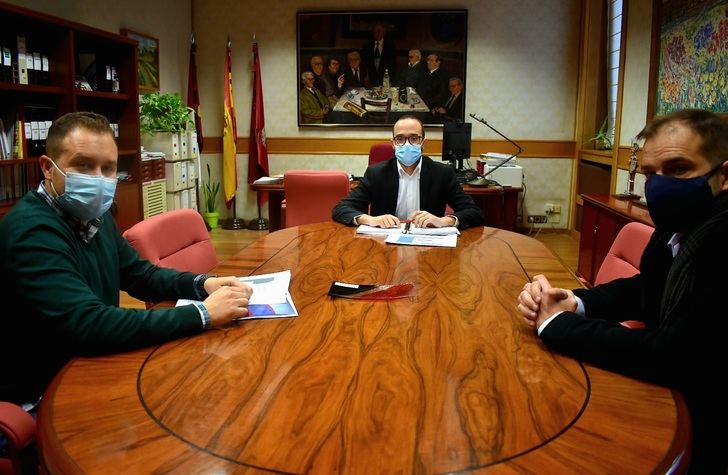 Asociaciones ‘ARTE’ y ‘ACOPLE’ trasladan a la Diputación de Albacete la situación del sector del espectáculo