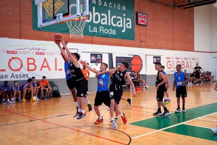 GLOBAL X MARCA U12M Future Stars La Roda arrancó con espectaculares choques